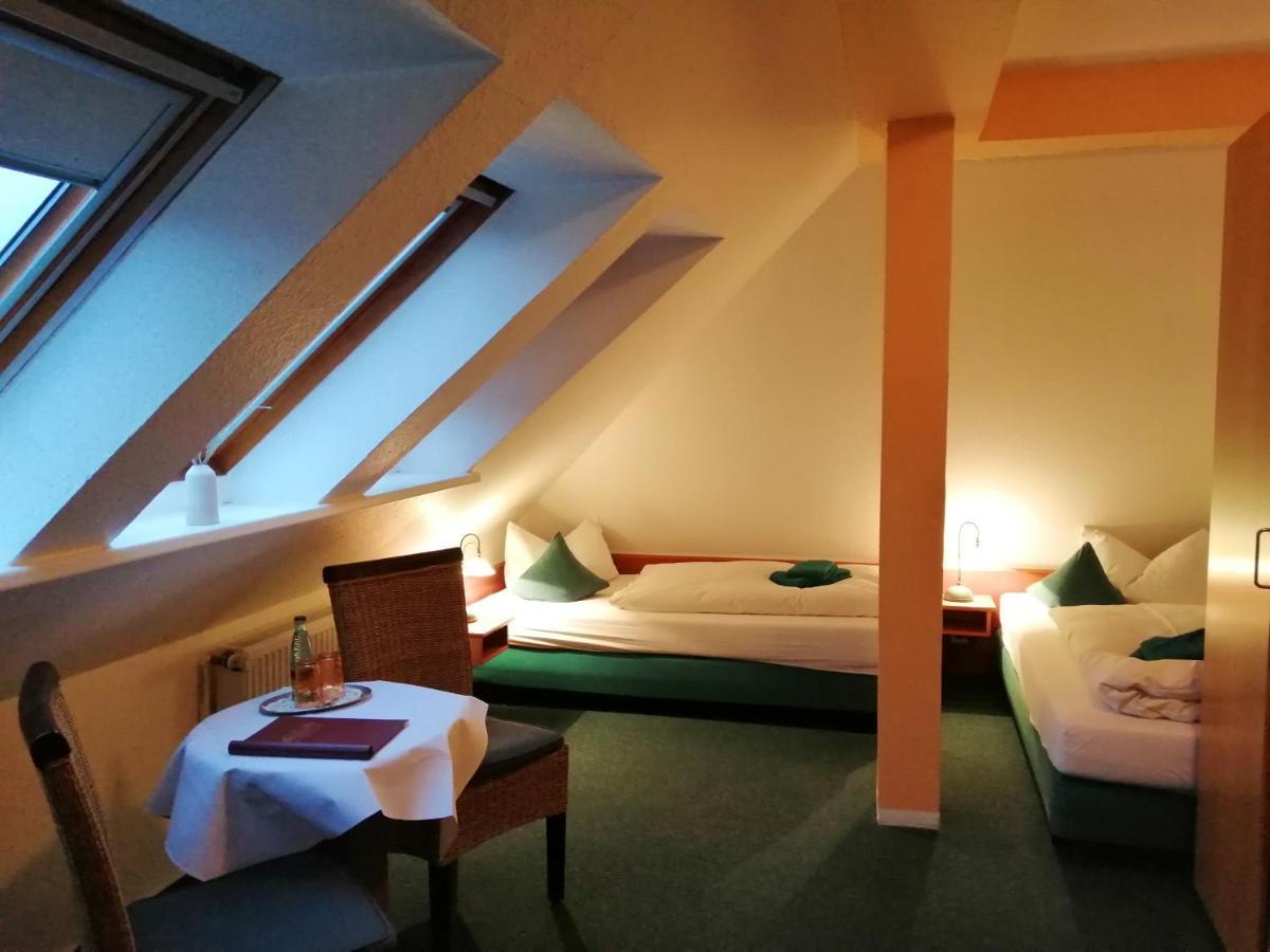 Hotel Fahrhaus Niederkleveez Bosdorf  Bagian luar foto