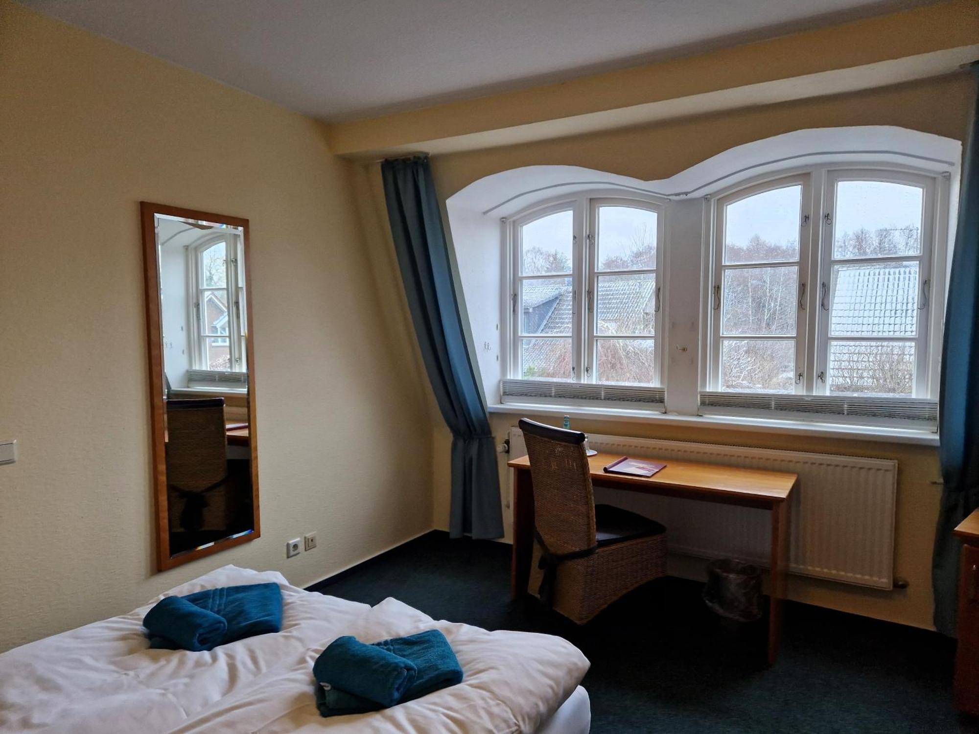 Hotel Faehrhaus Niederkleveez Bosdorf  Bagian luar foto
