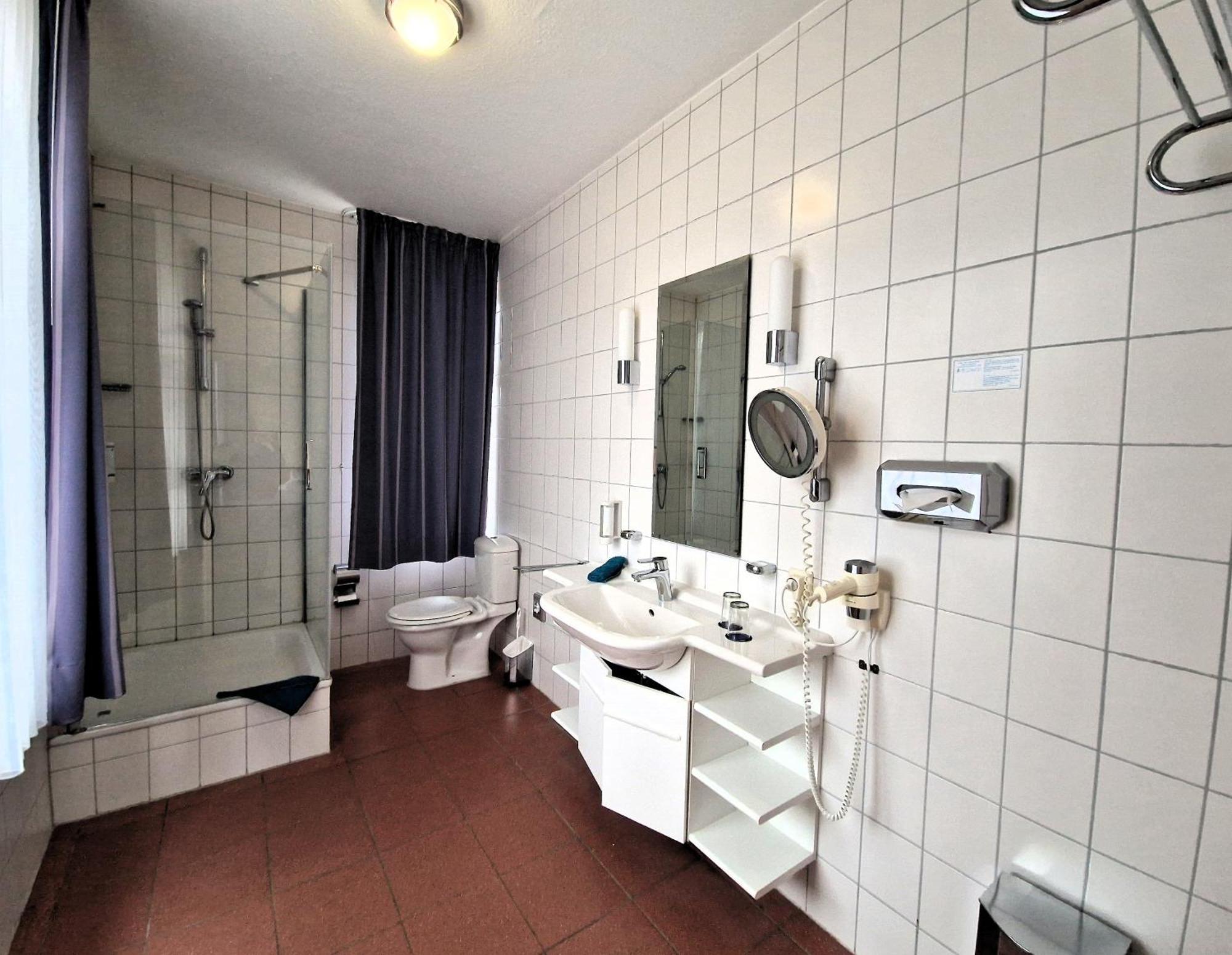 Hotel Fahrhaus Niederkleveez Bosdorf  Bagian luar foto