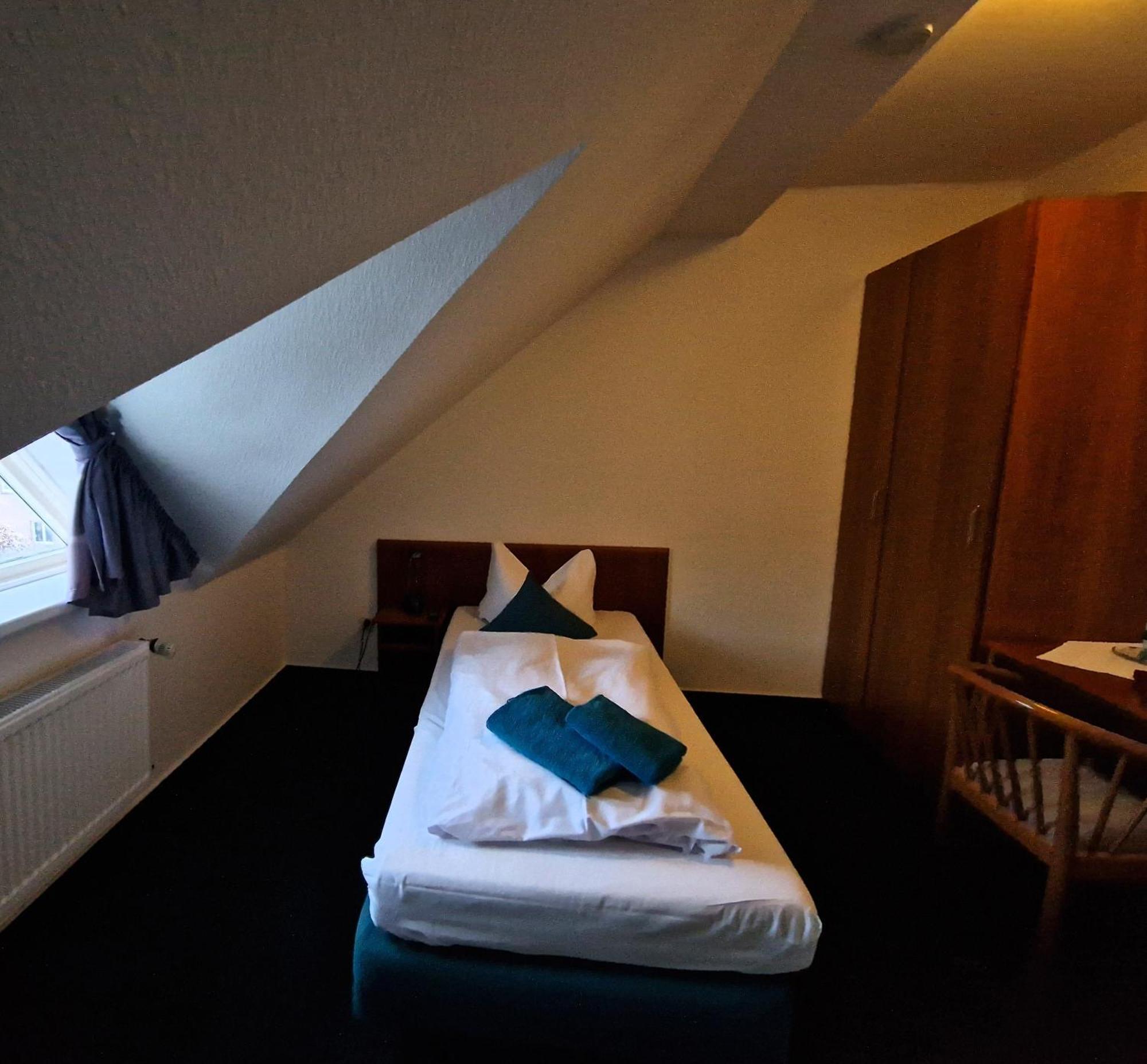 Hotel Fahrhaus Niederkleveez Bosdorf  Bagian luar foto