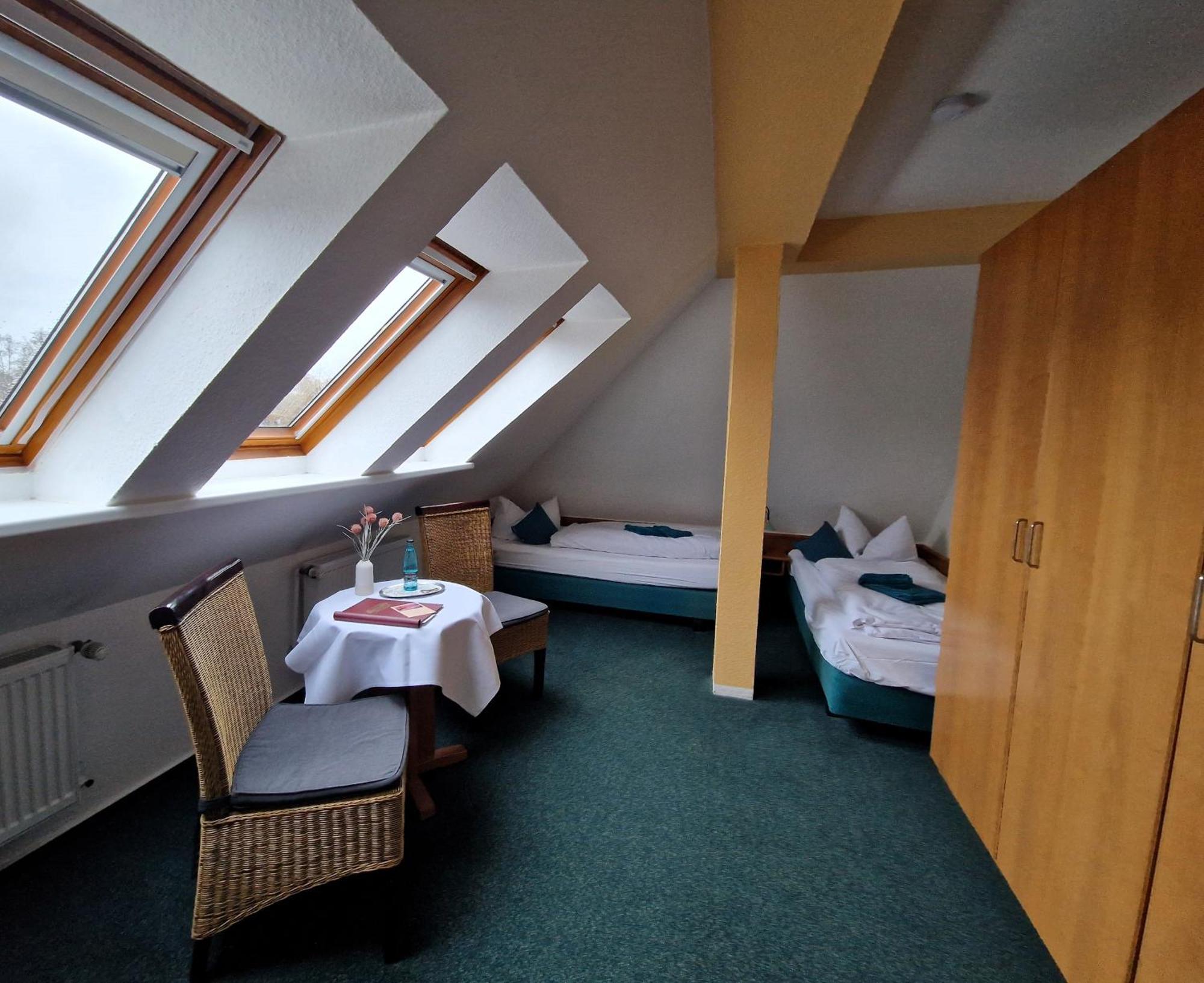 Hotel Faehrhaus Niederkleveez Bosdorf  Bagian luar foto